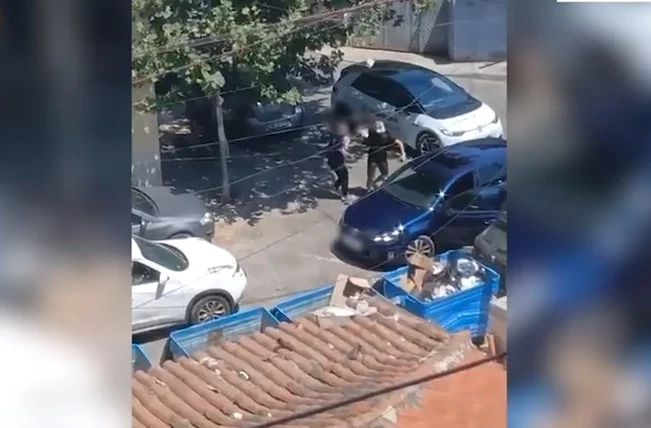 VIDEO – Pengmarrje në mes të ditës në Tiranë, merret me forcë në makinë 40-vjeçari