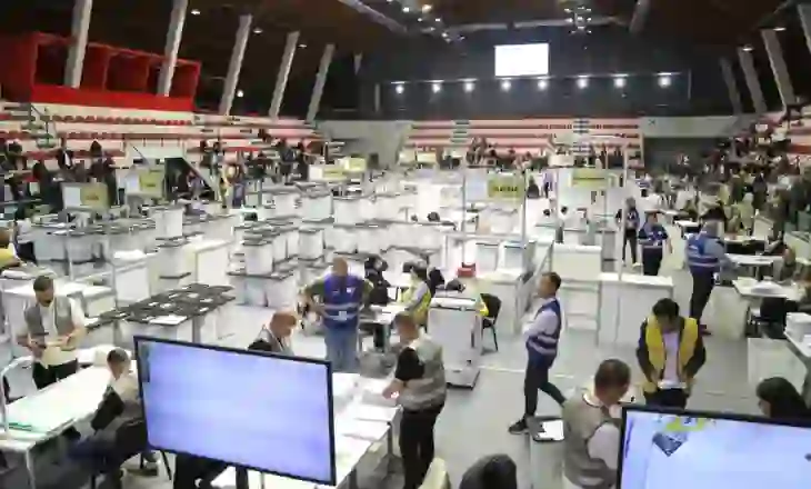 Vijon procesi i rinumërimit të votave për Tiranën, hapen 355 kuti, PD-ASHM me 177 vota të pavlefshme,PS me 170 të tilla