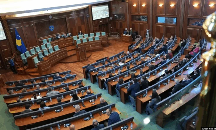 Vijon “telenovela” në Kosovë, deputetët s’e konstituojnë Kuvendin as pas 33 tentativave