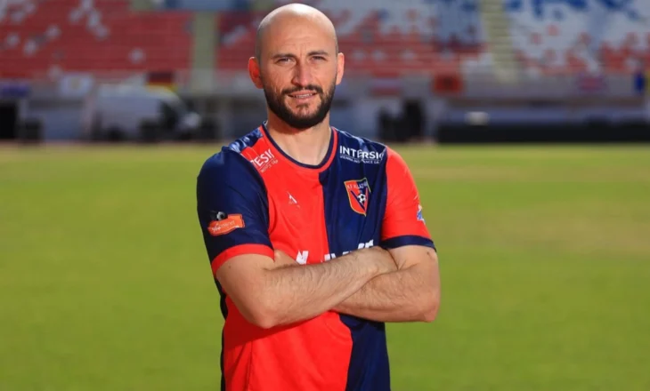 Vllaznia rikthen në “shtëpi” ish- futbollistin e tij, provoi “fatin” një vit në Elbasan…