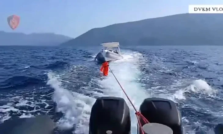 Vlorë dhe Dhërmi, mbetën në mes të detit, policia kufitare u vjen në ndihmë 8 turistëve