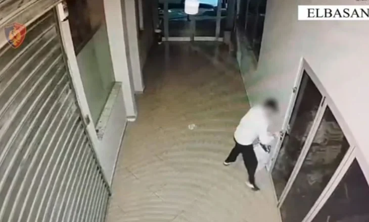 Vodhi para në çantat e tre mjekëve të spitalit të Elbasanit, arrestohet 40-vjeçari