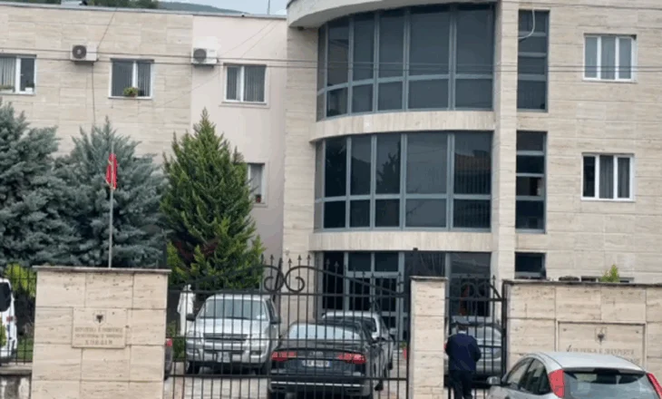 Vrau të miturin për t’i vjedhur aksesorët me vlerë, dënohet me burg përjetë Kristian Cenaj