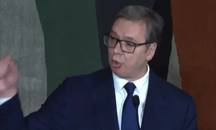 Vuçiç braktis konferencën për shtyp pas përplasjes me gazetarët