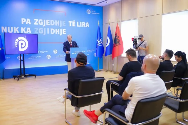 Zgjedhjet e 11 majit/ Berisha publikon dëshmitë: Ja si u mblodhën kartat e identitetit të pensionistëve