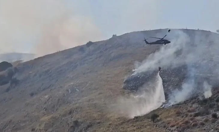 Zjarr në Qeparo, helikopteri ”Black Hawk” në terren për shuarjen e flakëve