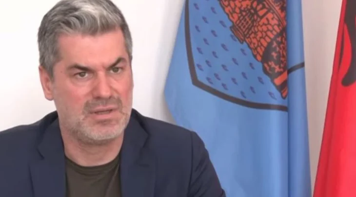 Zjarri te fusha e mbetjeve në Vlorë, reagon Ermal Dredha: Kemi bërë kallëzim!