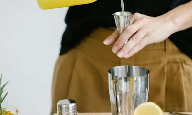 10 pijet bimore që zëvendësojnë ‘energji-drink’-et industriale