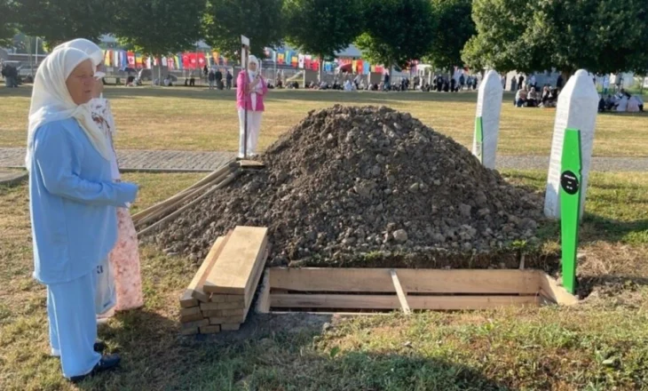 11 korriku përkujtim në Bosnje e Hercegovinë, varrosen shtatë viktima në 30-vjetorin e gjenocidit të Srebrenicës
