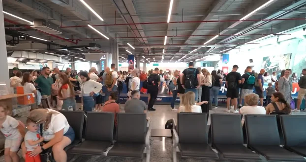 12 milionë turistë parashikohet të vijnë në Shqipëri gjatë vitit 2025