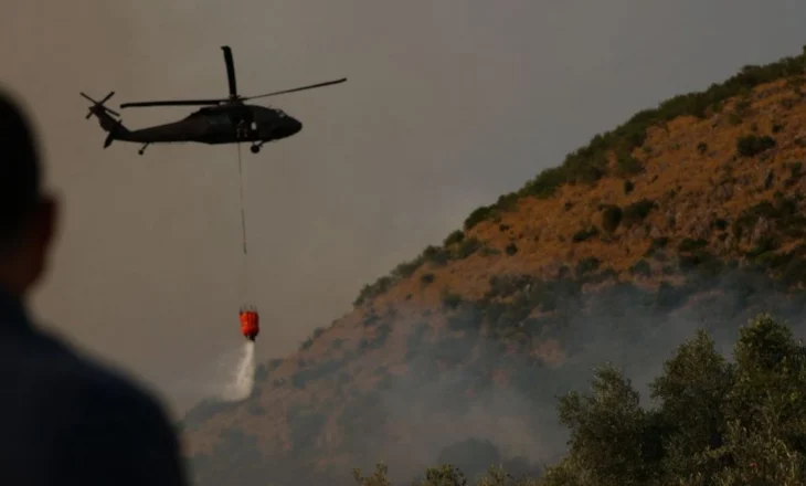 26 vatra zjarri në gjithë Shqipërinë, avionë e helikopterë në betejë me flakët
