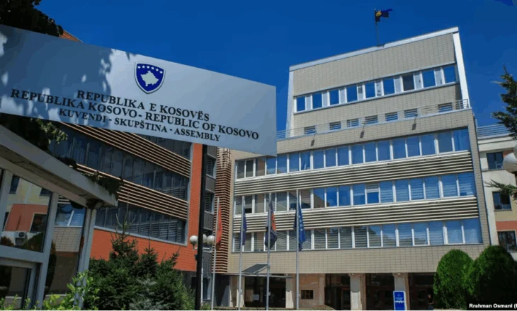44 herë dhe nuk zgjedhin kryeparlamentarin në Kosovë, “kokëderrsia” e Albin Kurtit