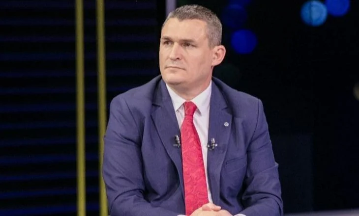 7 pyetjet e Veliajt, Dumani nuk përgjigjet: Dosja e tij e ndarë në fraksion tjetër