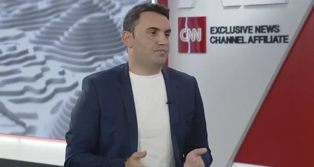 “71 mandate në ëndërr, një mandat në realitet”, Këlliçi tall forcat e reja politike: Donit përçarjen e PD
