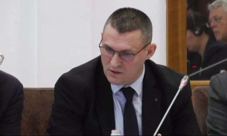 A ka pasur përdorim të administratës dhe ‘asfalt elektoral’ në zgjedhje?Ja si i përgjigjet Dumani pyetjes së gazetarëve