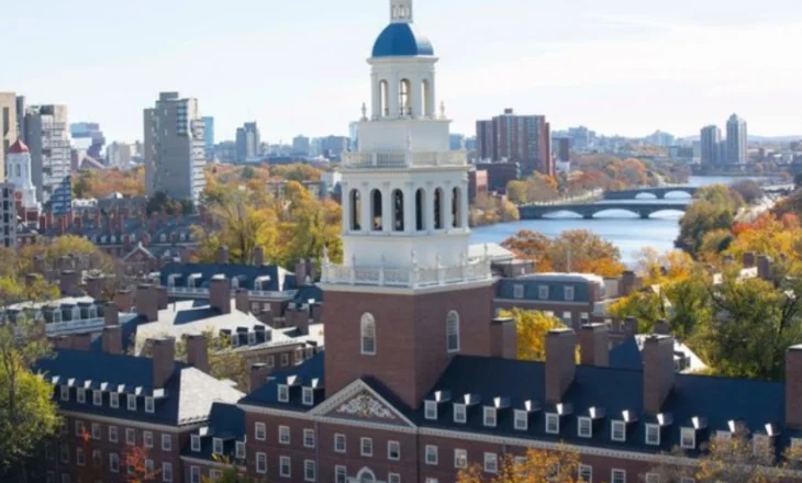 Administrata Trump nis hetim ndaj Harvardit për studentët e huaj