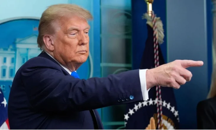 Afrohet afati i fundit i Trump për tarifat, presidenti amerikan: Kam nënshkruar letrat me normat e taksave për 12 shtete