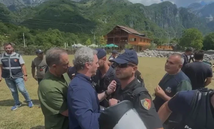 Agravon përplasja e banorëve të Thethit me forcat e policisë, ndërhyjnë edhe përfaqësuesit e PD