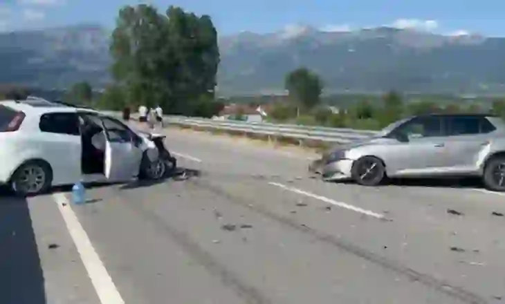 Aksident i rëndë në Bulqizë/ Përplasen dy makina, 4 të plagosur, tre prej tyre në gjendje të rëndë