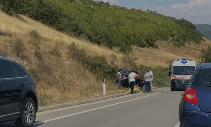 Aksident me vdekje në Pogradec, makina bie në liqen