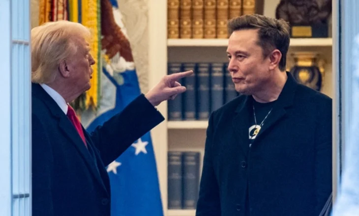 Aksionet e Teslës ranë me 8% në Wall Street, Trump: Nuk do t’i shkatërroj bizneset e Elonit, dua që të lulëzojnë