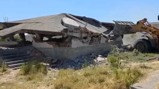 Aksioni për evidentimin dhe prishjen e objekteve pa leje në Vlorë, IMT shemb 3 godina pa dokumentacion
