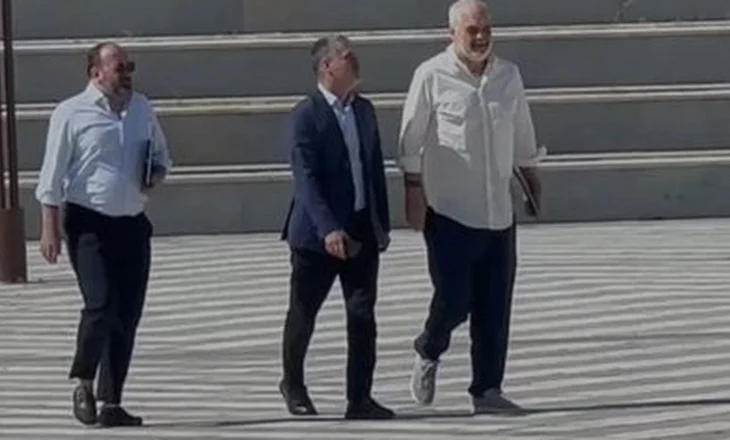 Aksioni për lirimin e hapësirave publike! Rama rikthehet sot në Vlorë për të “inspektuar” porositë