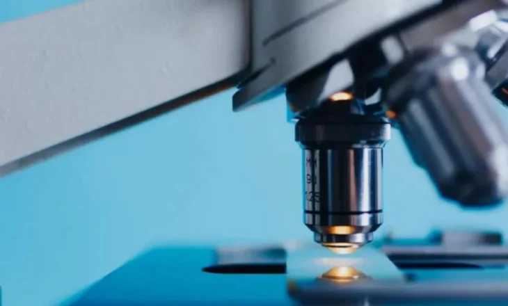 Alarm global/ Një ‘supergjen’ po u jep baktereve rezistencë ndaj antibiotikëve dhe rrezikon spitalet