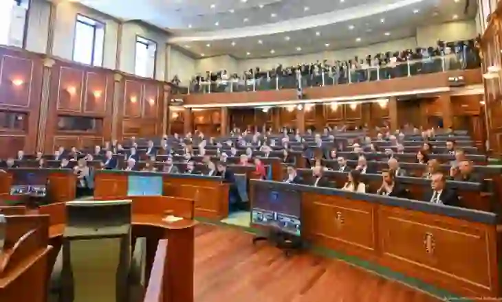 Alarm për bombë në Kuvendin e Kosovës, evakuohen deputetët