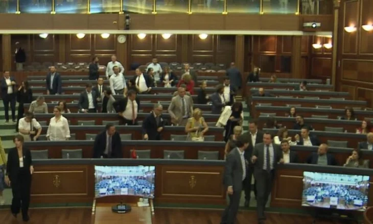 Alarmi për bombë në Kuvendin e Kosovë, Policia: Mesazhi dyshohet se erdhi nga Serbia