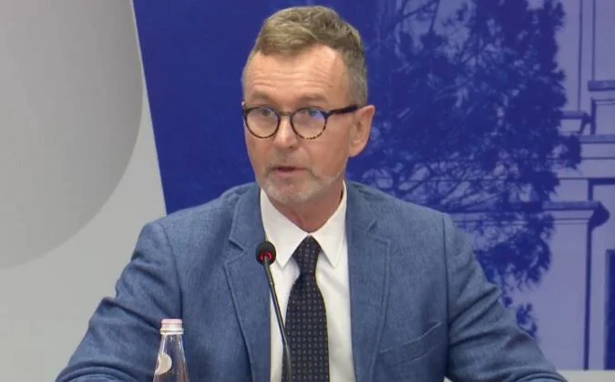 Ambasadori i BE-së në Tiranë: Institucionet shqiptare duhet të zbatojnë vendimet e Kushtetueses