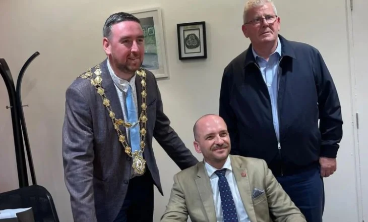 Ambasadori shqiptar në Britaninë e Madhe  dhe Irlandë, Uran Ferizi, vizitë në Irlandë
