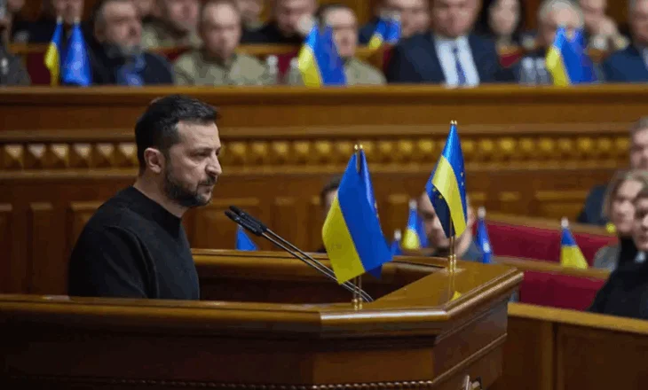 Analiza: Pse presidenti Zelensky po ndryshon qeverinë në Ukrainë?