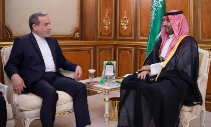 Analizë/ Mes kërcënimeve të Trump dhe interesave saudite, rifillojnë përpjekjet për bisedimet bërthamore SHBA-Iran