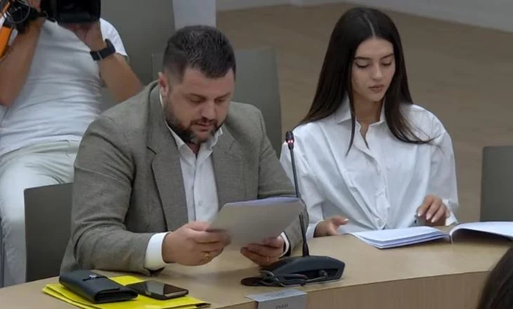 Andia Ulliri kërkon mandatin e ish-prokurorit Ndoja, nis mbledhja në KAS! Sefa: Të respektohet kuota gjinore