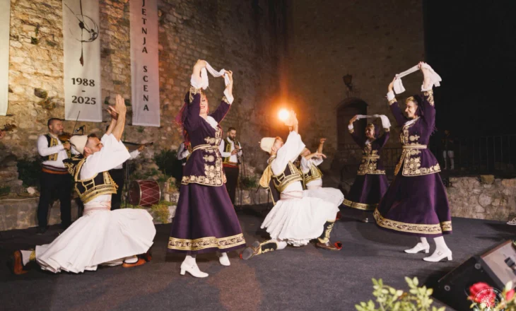 Ansambli Popullor hapi edicionin e 37-të të Skenës Verore në Ulqin