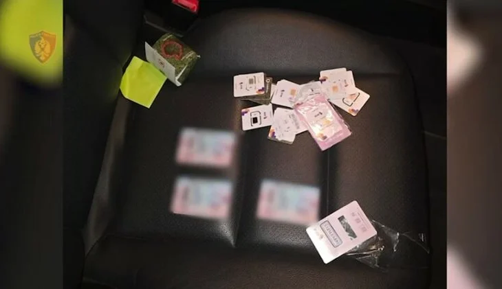 Aplikonte për kredi me karta false, arrestohet 21-vjeçari në Tiranë