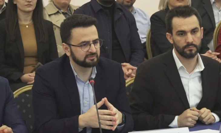 “Armik!”, Endri Shabani i kthehet ashpër Adriatik Lapajt: Ku ta dija unë i ngrati, se armiku…