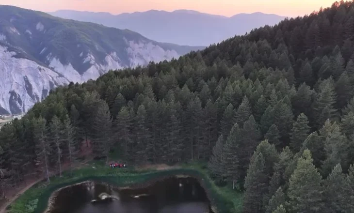 “Arratisje” në freskinë e Alpeve të Dibrës, Rama ndan pamjet