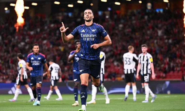 Arsenal dhe Newcastle dhurojnë spektakël në Singapor, 5 gola të shënuar (video)