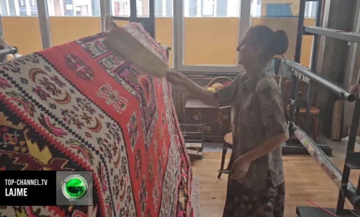 Artizania që end traditën në Kukës, në moshën 71-vjeçare vazhdon të punojë në tezgjah