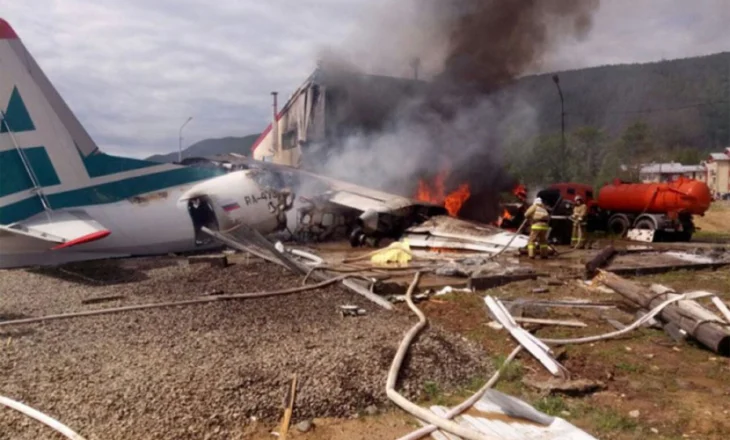 Avion Civil An-2 rrëzohet në Rusi, 10 persona të plagosur