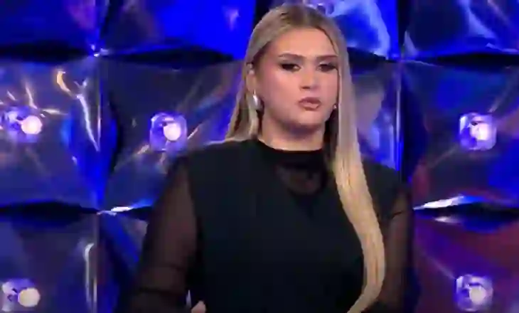 “Babai u afrua dhe më kërkoi të…”, shkrimi i Neda Ballukut për ngjarjen tronditëse në Fier: Nuk dija kujt t’i besoja…