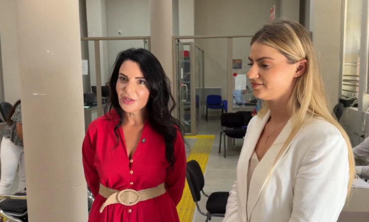 Balluku inspekton sportelet për e‑Albania në Patos: Abuzuesit do ndëshkohen…
