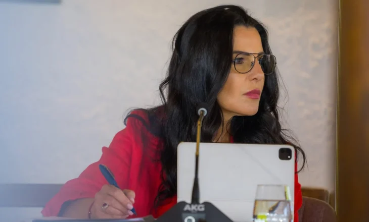 Balluku: Tryezë dialogu me fermerë e sipërmarrës, bashkëpunim për ti dhënë ritëm zhvillimit