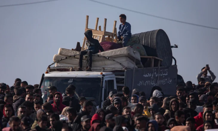 Bandat vjedhin ndihmat në Gaza, shumë pak shpërndahen tek palestinezët