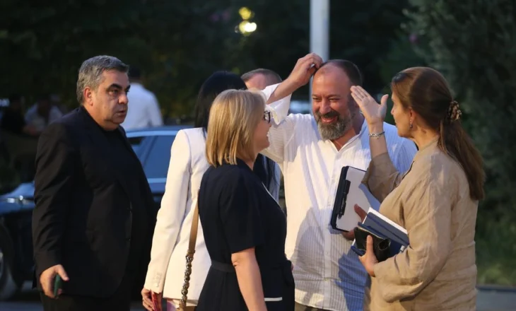 Bashkia në dorën e Ramës? Shkarkime të bujshme trondisin administratën