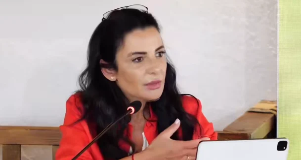 Belinda Balluku: Nuk zgjidhen problemet e bujqësisë nga ministria, por nga bashkitë