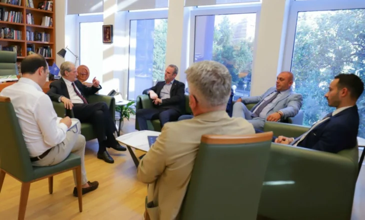 Berisha pas takimit me deputetin italian: Lufta kundër farsës zgjedhore do të vazhdojë