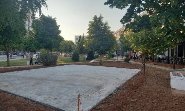 Betonizimi i një lulishteje i nxjerr bojën aksionit për çlirimin e hapësirave publike